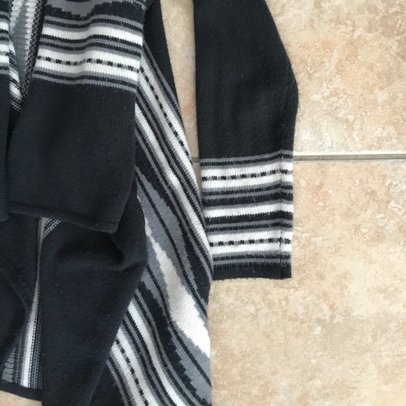 Remain Aztec Print Long open cardigan sweater | Size Small - Picture 3 of 6